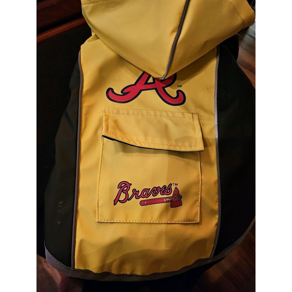NEW ATLANTA BRAVES DOGGIE RAINCOAT. LINED W POCKET. Only Small Or Medium